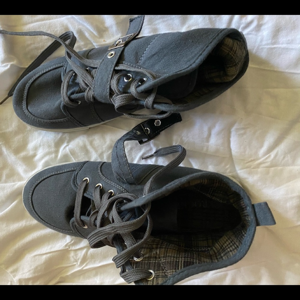 High top sneaker like shoe. Grey with tie/Velcro